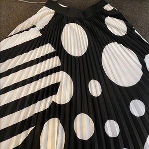 Mixed print black and white skirt